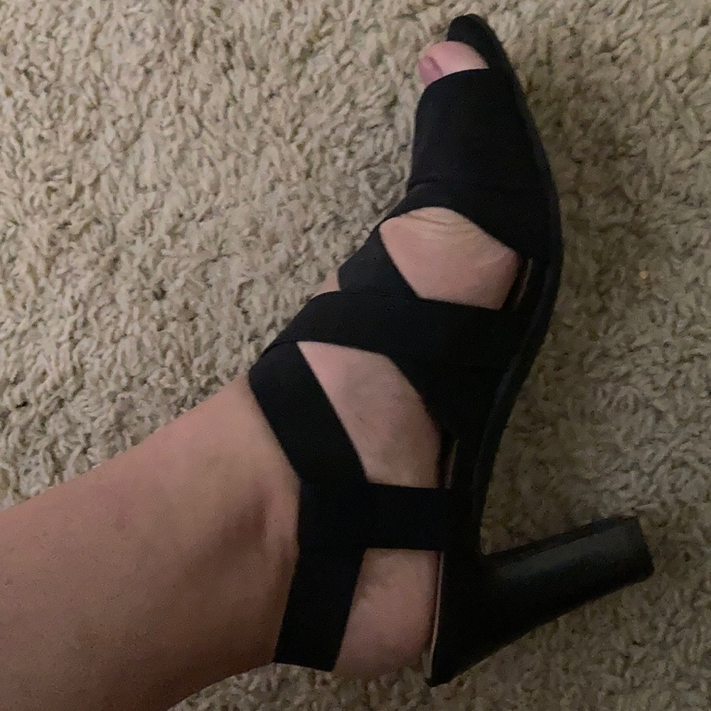 Heels - Picture 3 of 3